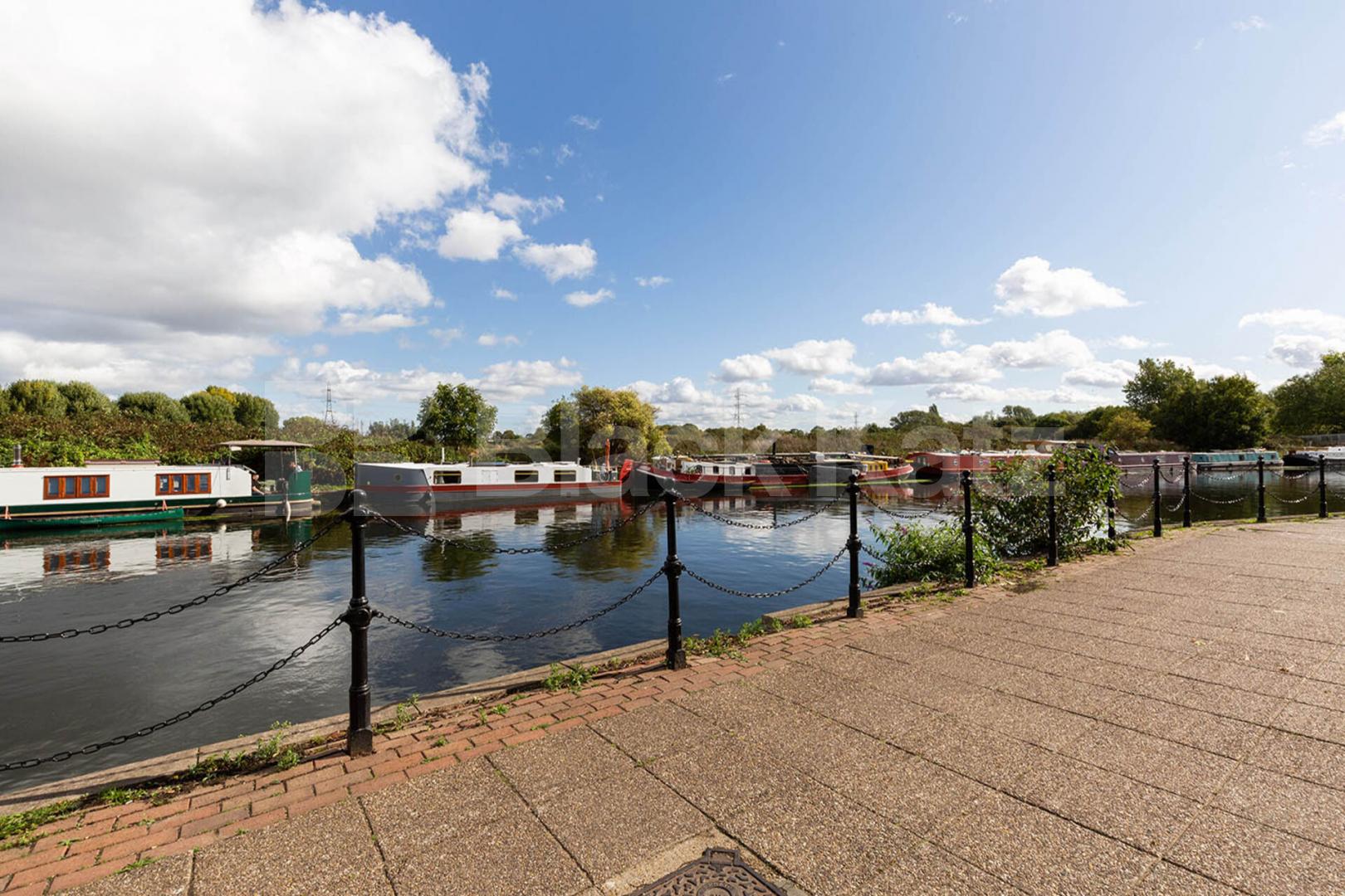 2 bedroom property with allocated parking and communal garden Riverside Close, Lee Vally Park / Upper Clapton
